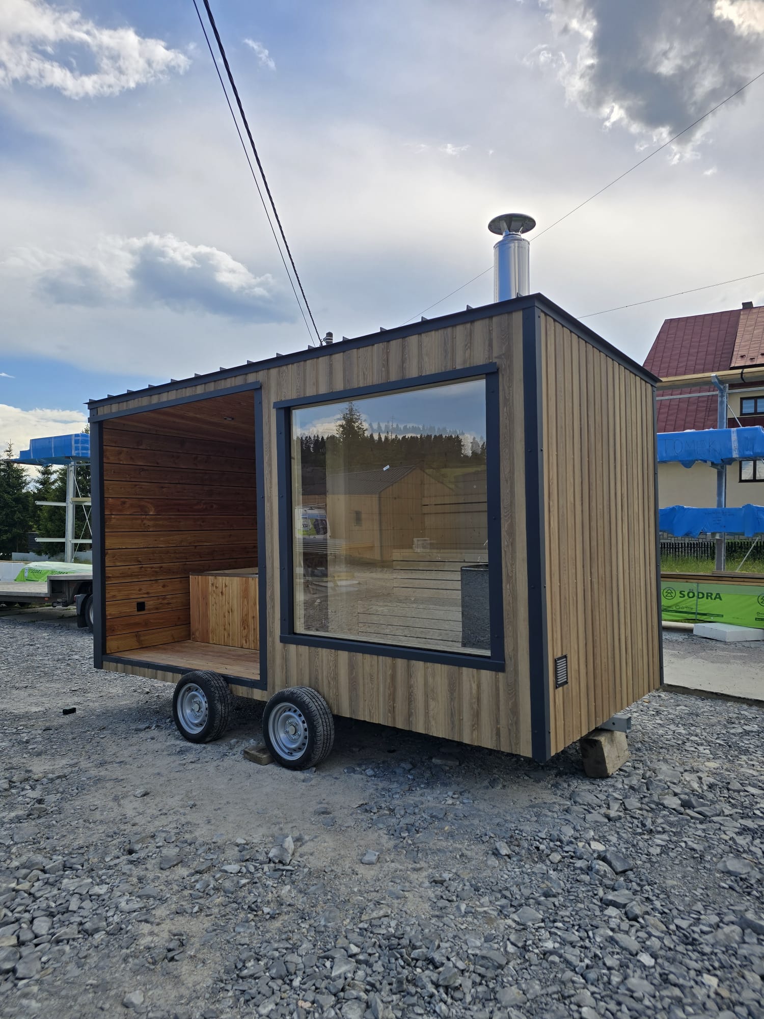 Gartensauna „Sky“ mit Gartenbadewanne