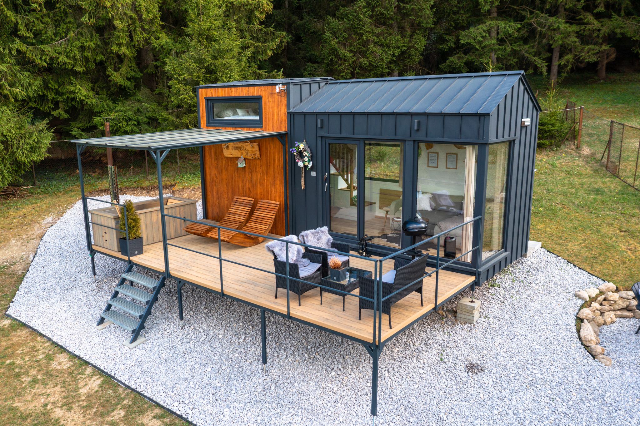 Tiny House mit Eckfenster