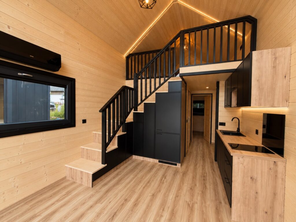 Der Innenraum des Modulhauses „Modular 2“ von Tiny House Design